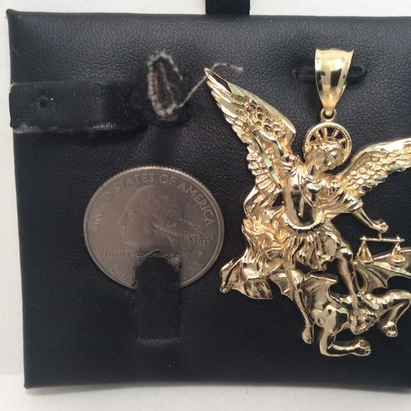 10k Gold Saint Michael Archangel and Devil Pendant 10.5gr - Picture 3 of 8